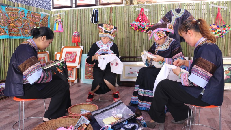 1691022902801435.jpg 刺绣.jpg