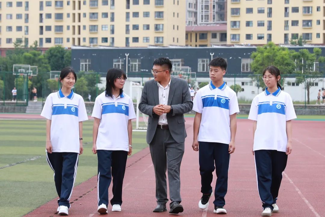 1749172180636445.jpg 2.jpg