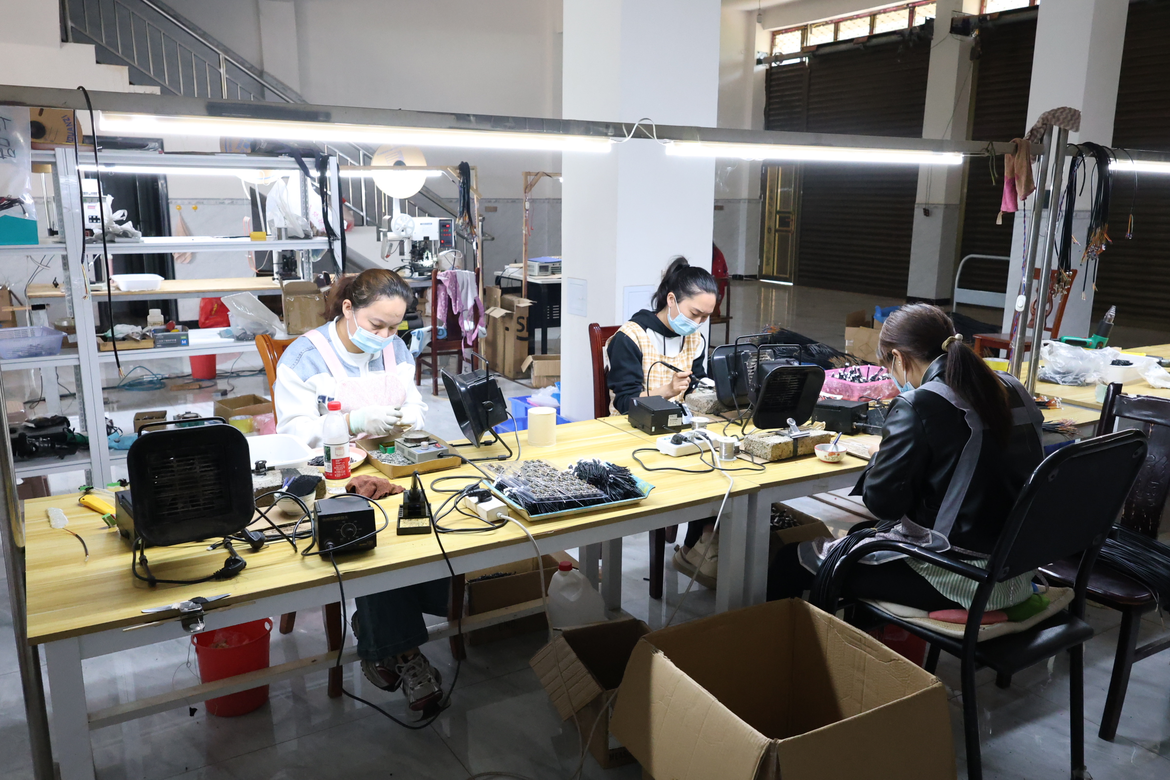 1750208862727916.jpg 电子线束加工厂.JPG